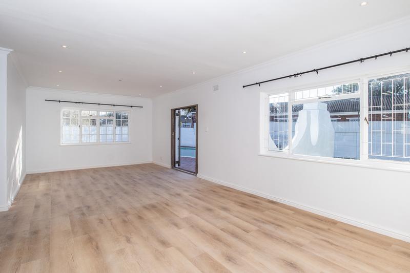 To Let 4 Bedroom Property for Rent in Constantia Western Cape